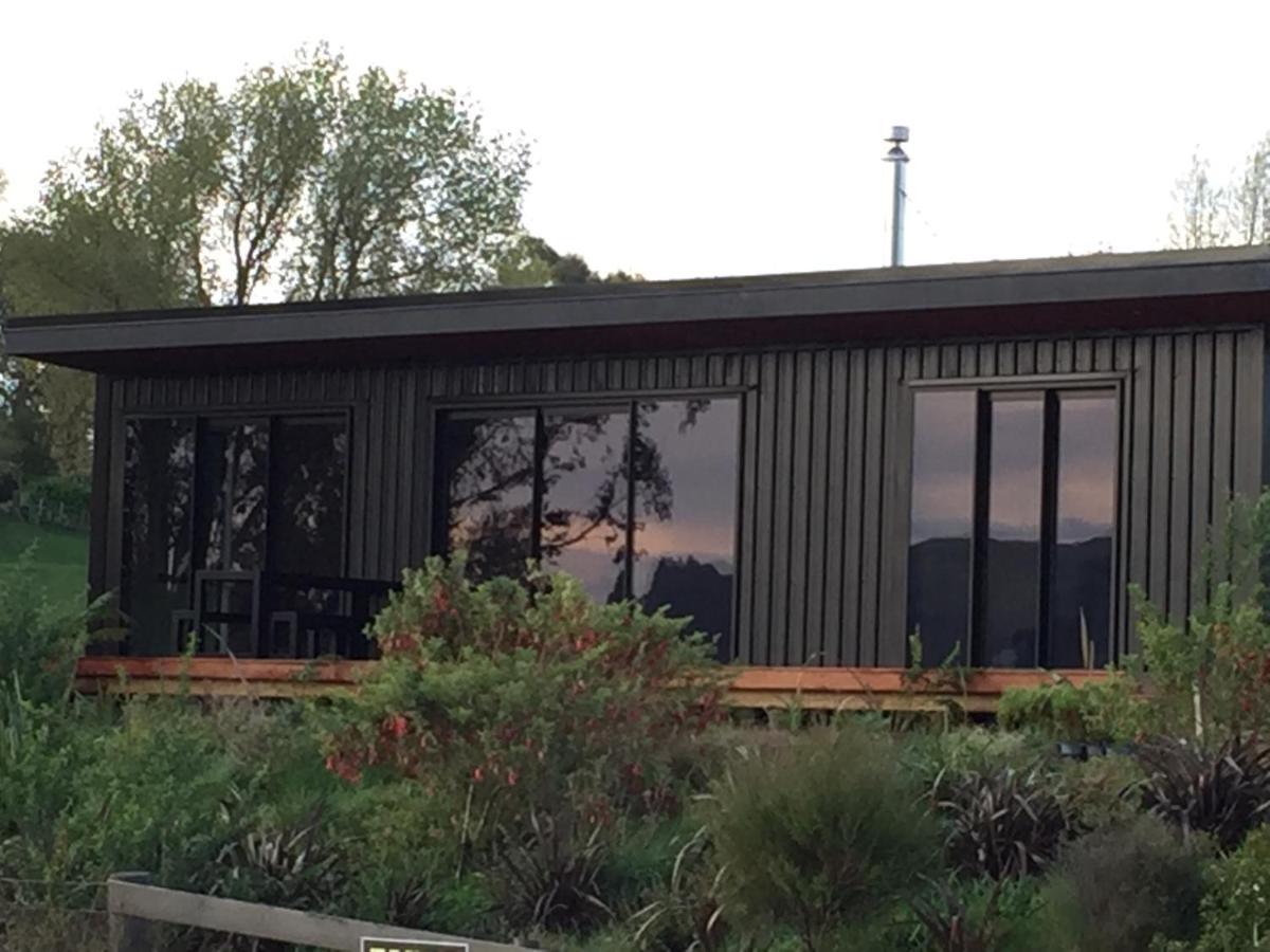 Whakaipo Bay Cabin Retreat タウポ エクステリア 写真
