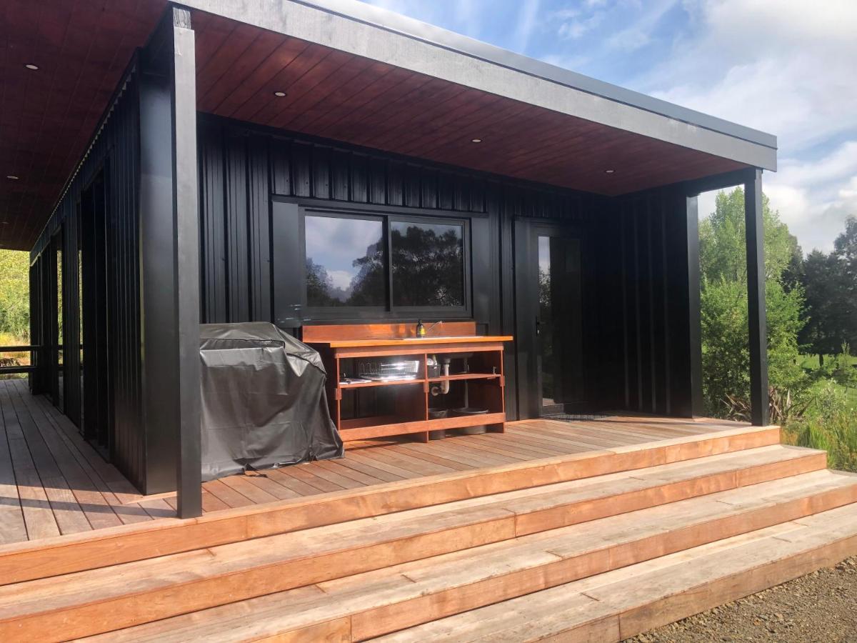 Whakaipo Bay Cabin Retreat タウポ エクステリア 写真