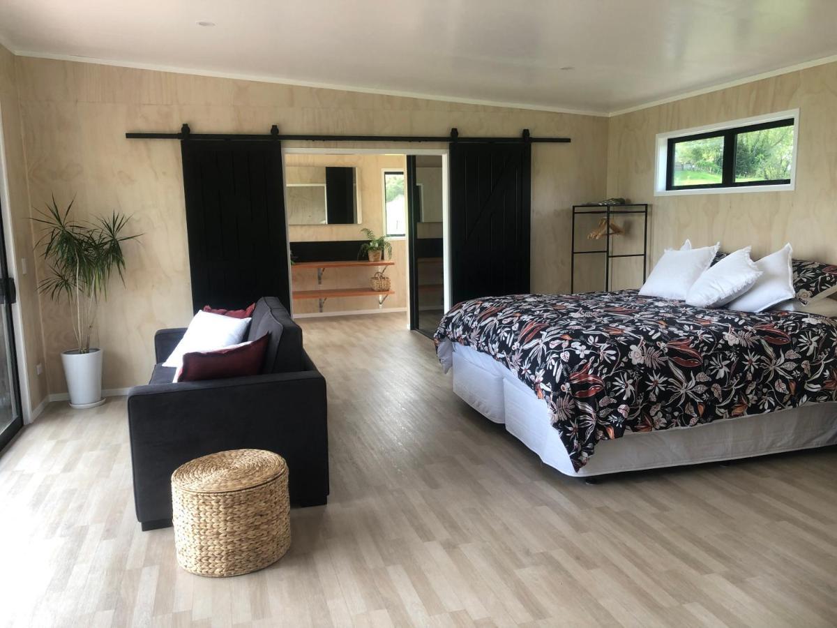 Whakaipo Bay Cabin Retreat タウポ エクステリア 写真