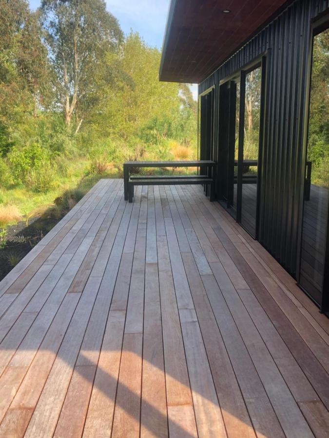 Whakaipo Bay Cabin Retreat タウポ エクステリア 写真