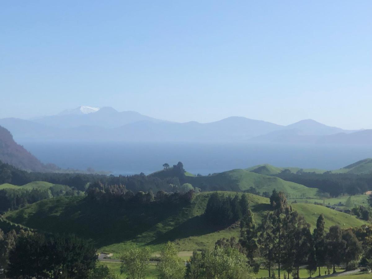 Whakaipo Bay Cabin Retreat タウポ エクステリア 写真